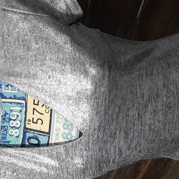 Shining silver v neck top - Picture 2 of 6